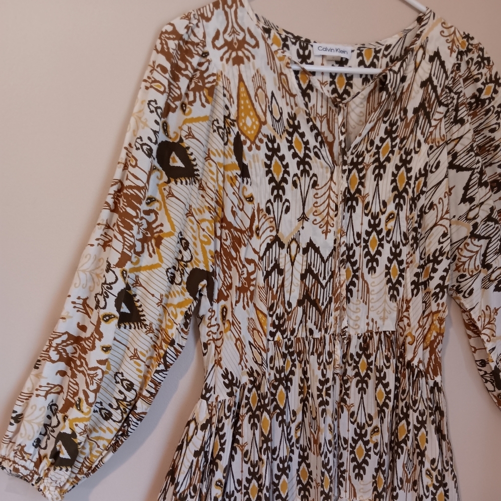 Calvin Klein size 6 Flowy Rayon dress